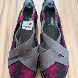 Women's Crisscross Flats/activewear sandal- Pink and Gray